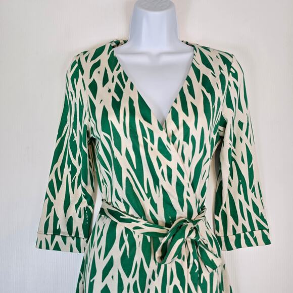 Diane von Furstenberg Julian Wrap Dress Twigs Green White 100% Silk Jersey 12 - Picture 4 of 12